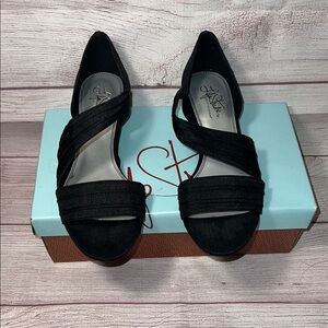 Life Stride Black Yodelete sandals Sz 7